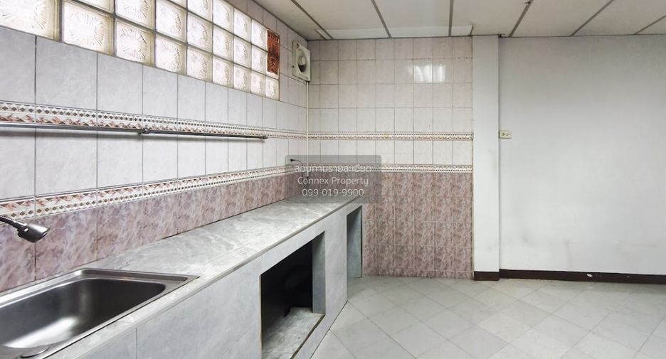 For sale 2 bedrooms townhouse in Mueang Nonthaburi, Nonthaburi