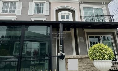 For sale 8 bedrooms house in Saphan Sung, Bangkok