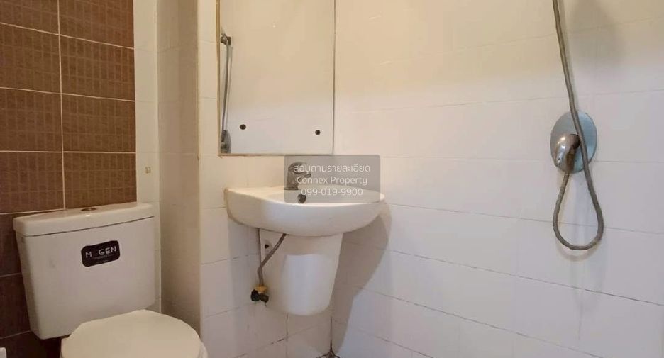 For sale 3 bedrooms townhouse in Khlong Sam Wa, Bangkok