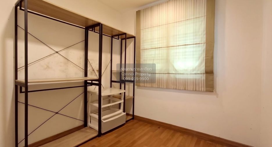 For sale 3 bedrooms townhouse in Khlong Sam Wa, Bangkok