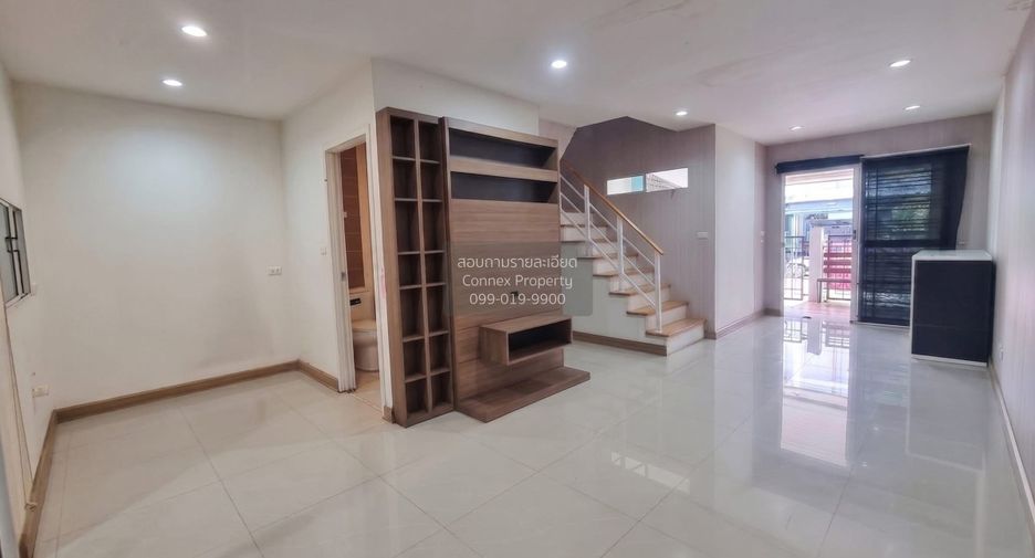 For sale 3 bedrooms townhouse in Khlong Sam Wa, Bangkok