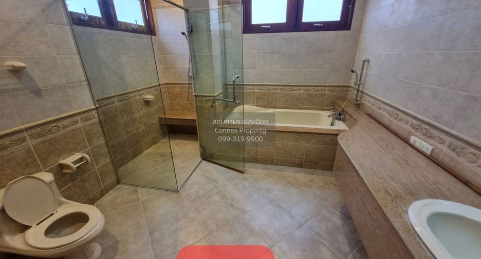 For sale 3 bedrooms house in Chatuchak, Bangkok