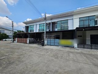 For sale 3 bedrooms townhouse in Bang Khae, Bangkok