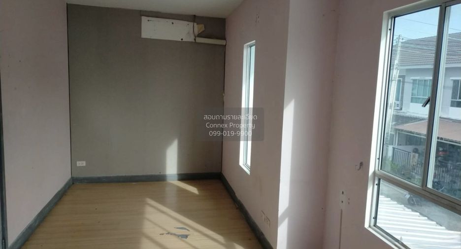 For sale 3 bedrooms townhouse in Si Racha, Chonburi