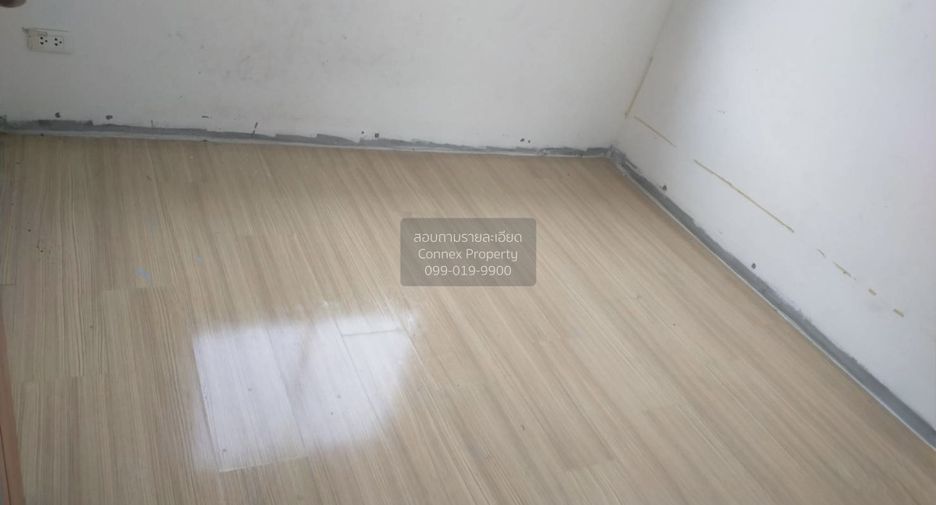 For sale 3 bedrooms townhouse in Si Racha, Chonburi