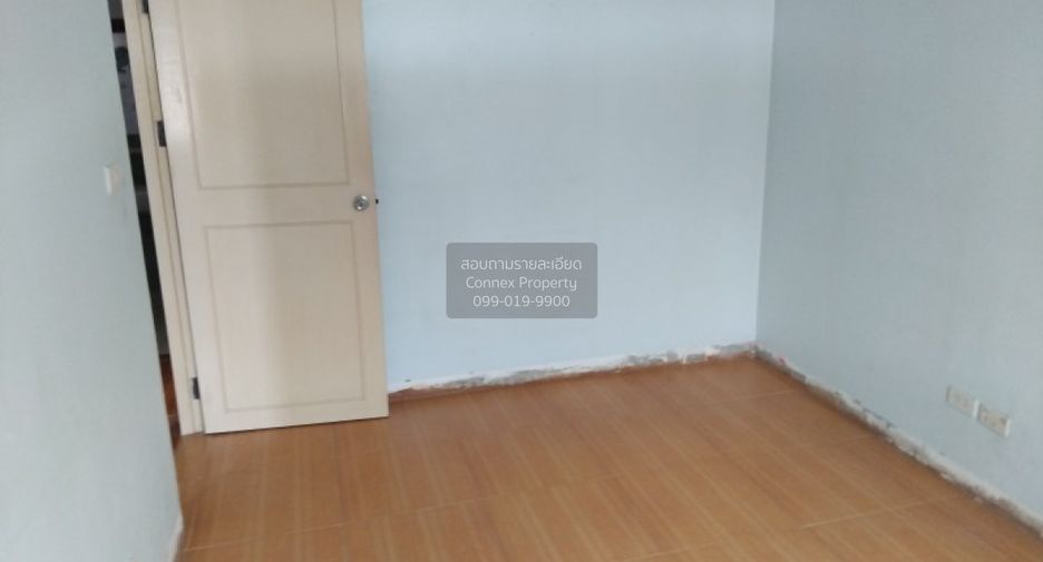 For sale 3 bedrooms townhouse in Nong Khaem, Bangkok