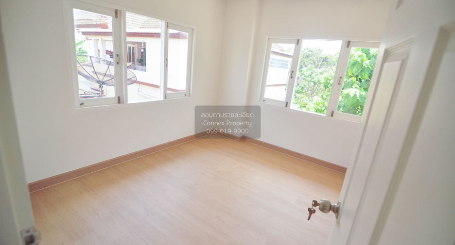 For sale 4 bedrooms house in Lat Krabang, Bangkok