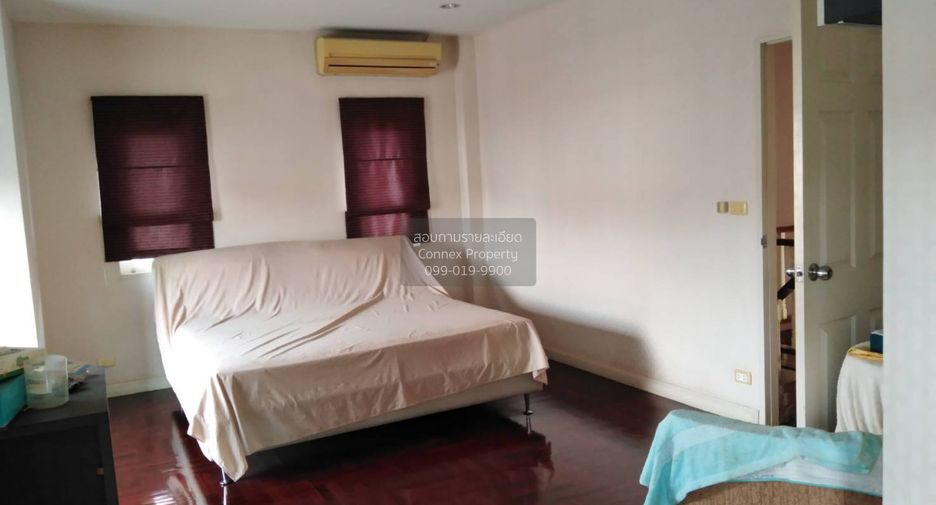 For sale 3 bedrooms house in Lat Krabang, Bangkok