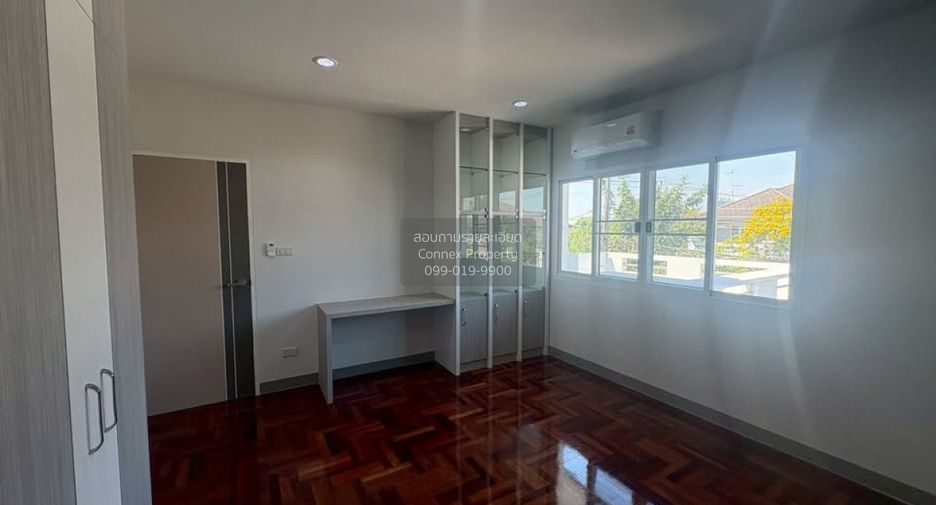 For sale 3 bedrooms house in Lat Krabang, Bangkok