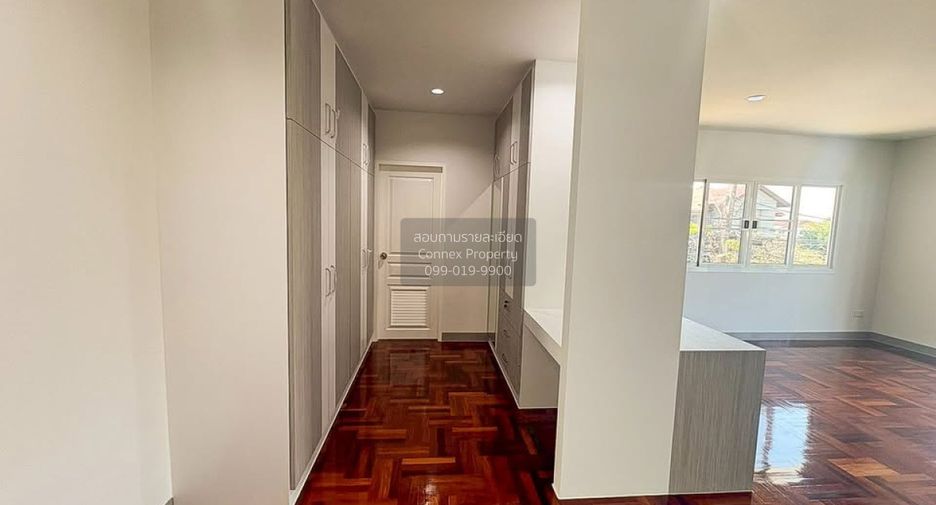 For sale 3 bedrooms house in Lat Krabang, Bangkok