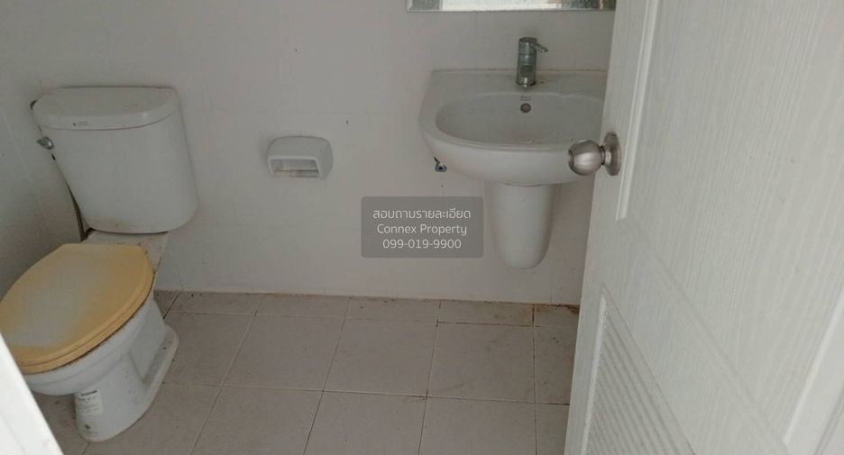 For sale 3 bedrooms townhouse in Mueang Samut Prakan, Samut Prakan