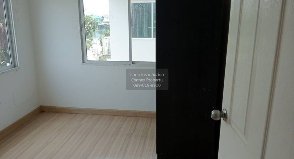 For sale 3 bedrooms townhouse in Mueang Samut Prakan, Samut Prakan