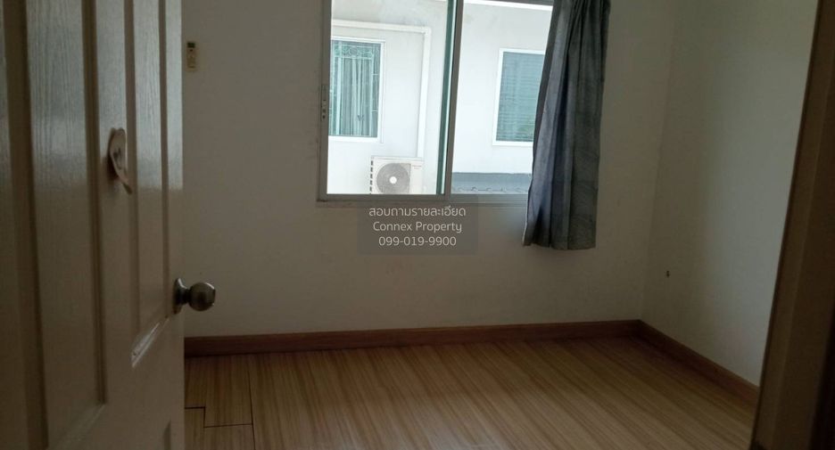 For sale 3 bedrooms townhouse in Mueang Samut Prakan, Samut Prakan
