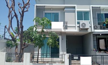 For sale 3 bedrooms townhouse in Mueang Samut Prakan, Samut Prakan