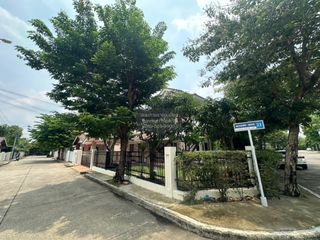 For sale 4 bedrooms house in Mueang Nonthaburi, Nonthaburi