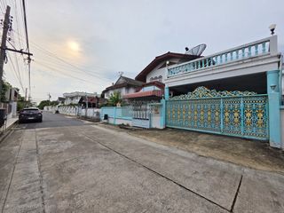 For sale 6 bedrooms house in Thawi Watthana, Bangkok