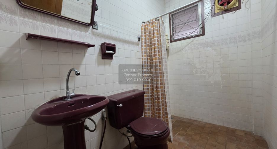 For sale 6 bedrooms house in Thawi Watthana, Bangkok