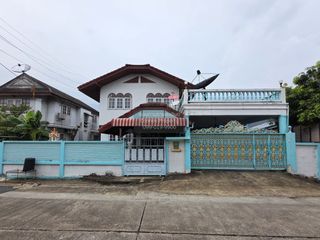 For sale 6 bedrooms house in Thawi Watthana, Bangkok