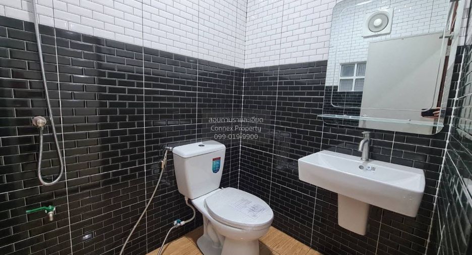 For sale 3 bedrooms townhouse in Sai Mai, Bangkok