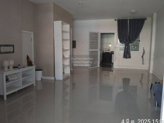 For sale 3 bedrooms townhouse in Mueang Samut Prakan, Samut Prakan