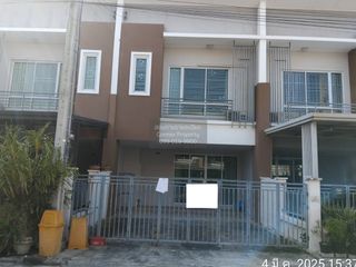 For sale 3 bedrooms townhouse in Mueang Samut Prakan, Samut Prakan