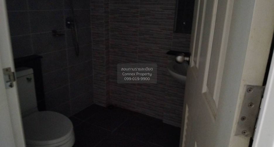 For sale 3 bedrooms townhouse in Mueang Samut Prakan, Samut Prakan