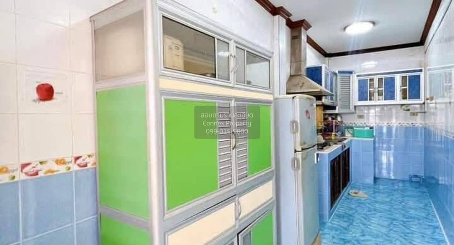 À vendre 4 chambres maison de ville à Mueang Samut Prakan, Samut Prakan