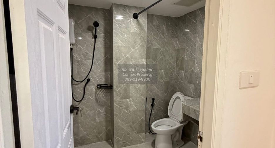 For sale 4 bedrooms townhouse in Sathon, Bangkok
