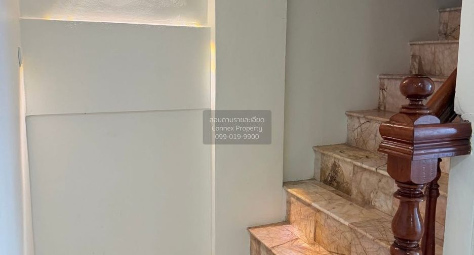 For sale 4 bedrooms townhouse in Sathon, Bangkok