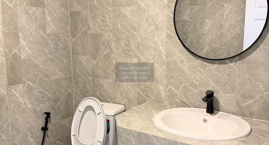 For sale 4 bedrooms townhouse in Sathon, Bangkok