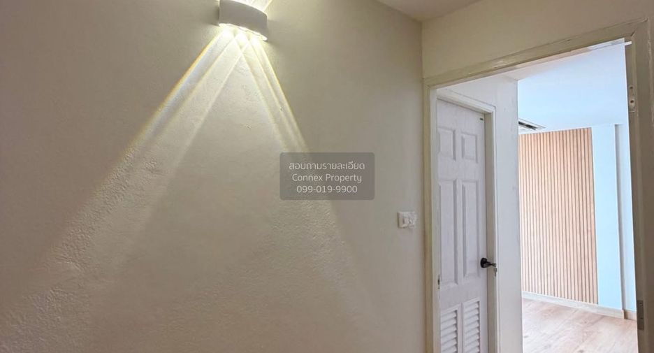 For sale 4 bedrooms townhouse in Sathon, Bangkok