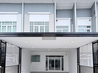 For sale 4 bedrooms townhouse in Nong Khaem, Bangkok