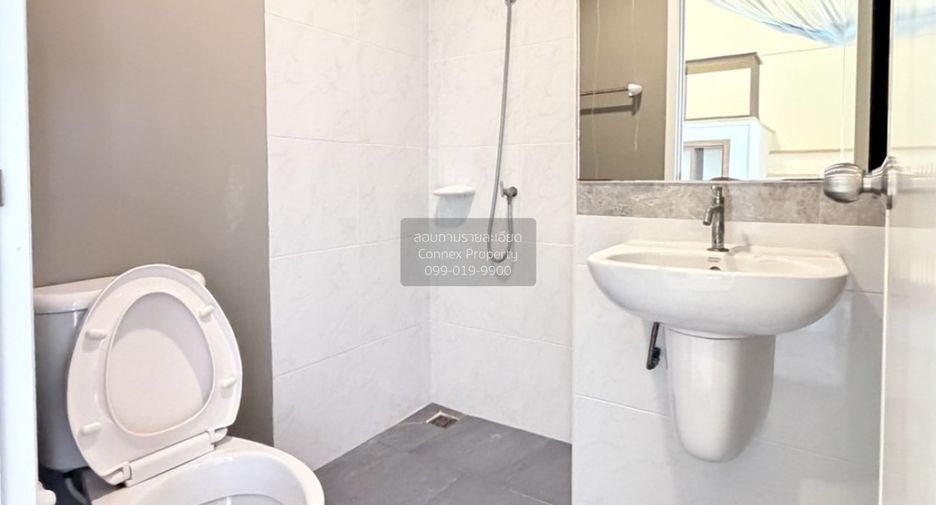 For sale 4 bedrooms townhouse in Nong Khaem, Bangkok