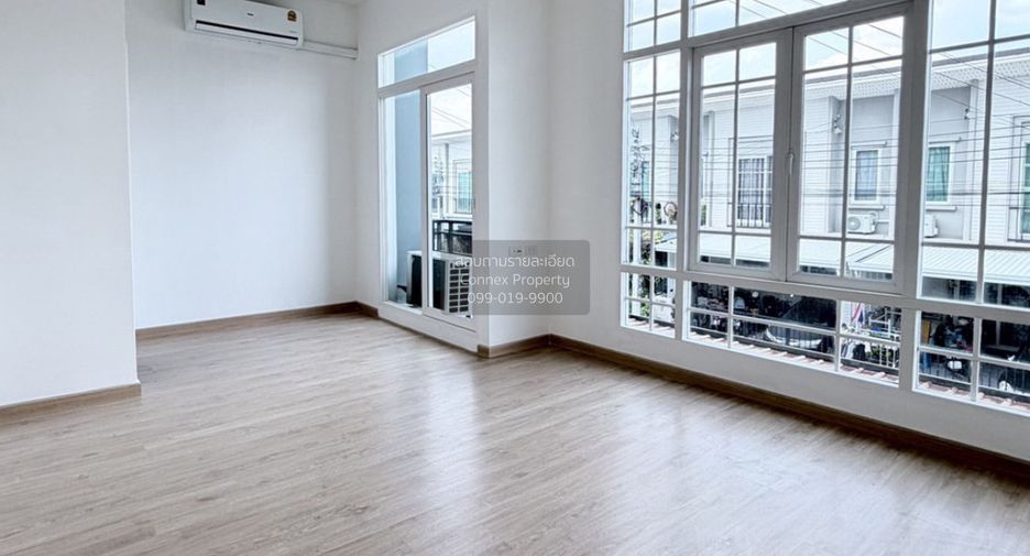 For sale 4 bedrooms townhouse in Nong Khaem, Bangkok