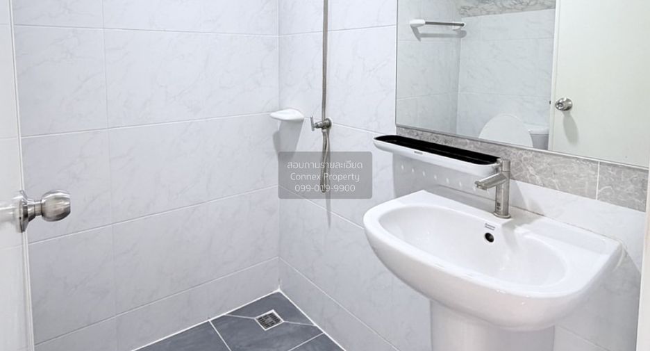 For sale 4 bedrooms townhouse in Nong Khaem, Bangkok