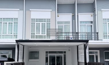 For sale 4 bedrooms townhouse in Nong Khaem, Bangkok