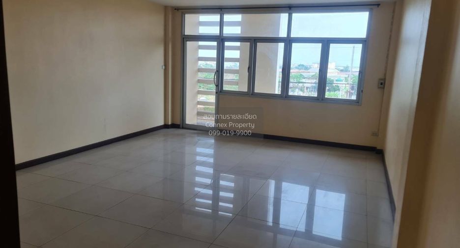 Gewerbefläche zum Kauf mit 4 Zimmer in Mueang Samut Sakhon, Samut Sakhon