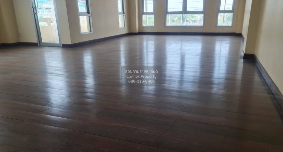 Gewerbefläche zum Kauf mit 4 Zimmer in Mueang Samut Sakhon, Samut Sakhon