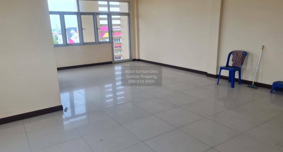 Gewerbefläche zum Kauf mit 4 Zimmer in Mueang Samut Sakhon, Samut Sakhon