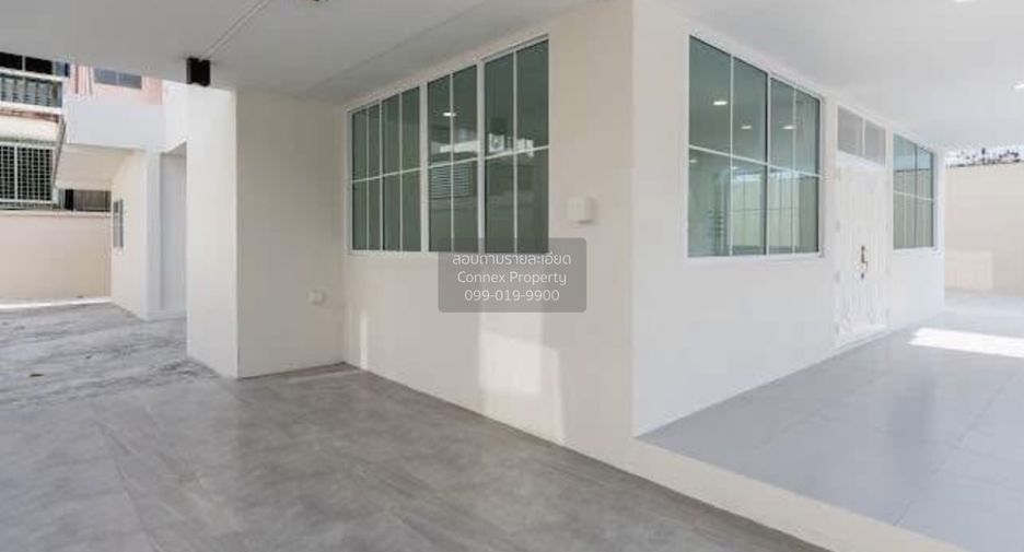For sale 3 bedrooms house in Chatuchak, Bangkok