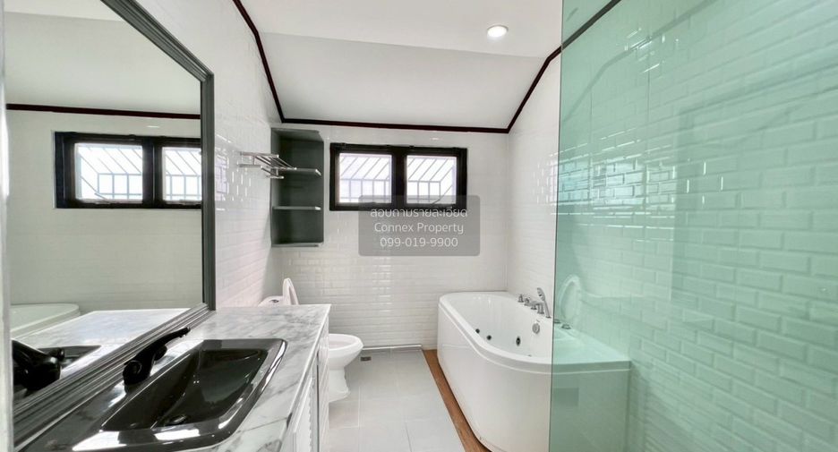 For sale 3 bedrooms house in Sattahip, Chonburi