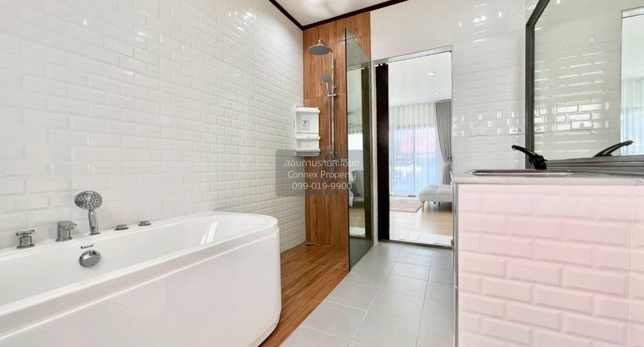 For sale 3 bedrooms house in Sattahip, Chonburi