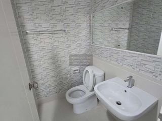Casa adosada en venta de 2 habitaciones en Bang Phli, Samut Prakan