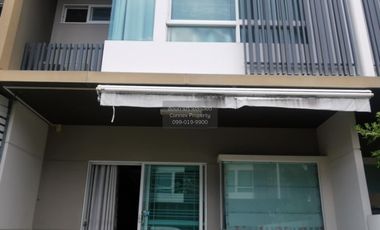 À vendre 2 chambres maison de ville à Bang Phli, Samut Prakan