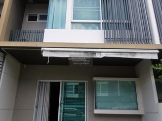 Casa adosada en venta de 2 habitaciones en Bang Phli, Samut Prakan
