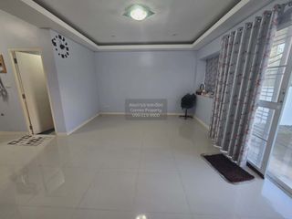 Casa adosada en venta de 2 habitaciones en Bang Phli, Samut Prakan