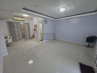 Casa adosada en venta de 2 habitaciones en Bang Phli, Samut Prakan