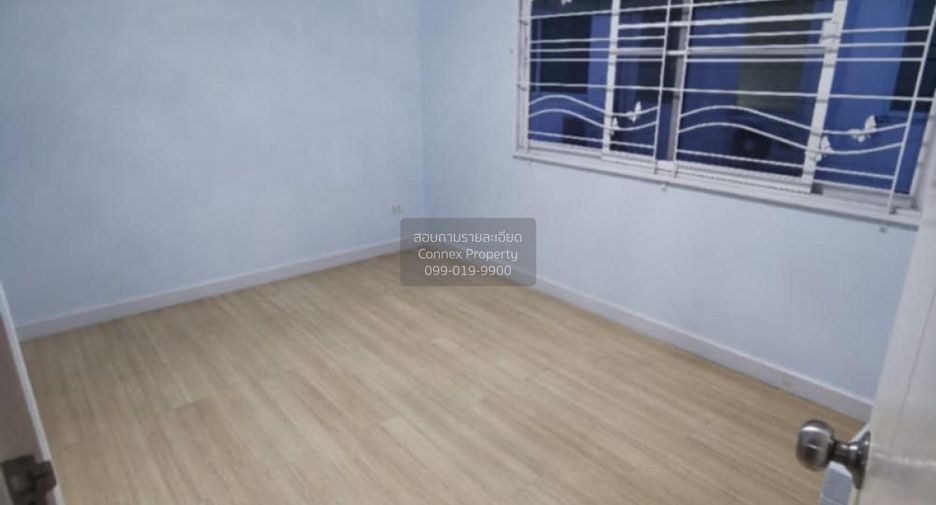 À vendre 2 chambres maison de ville à Bang Phli, Samut Prakan