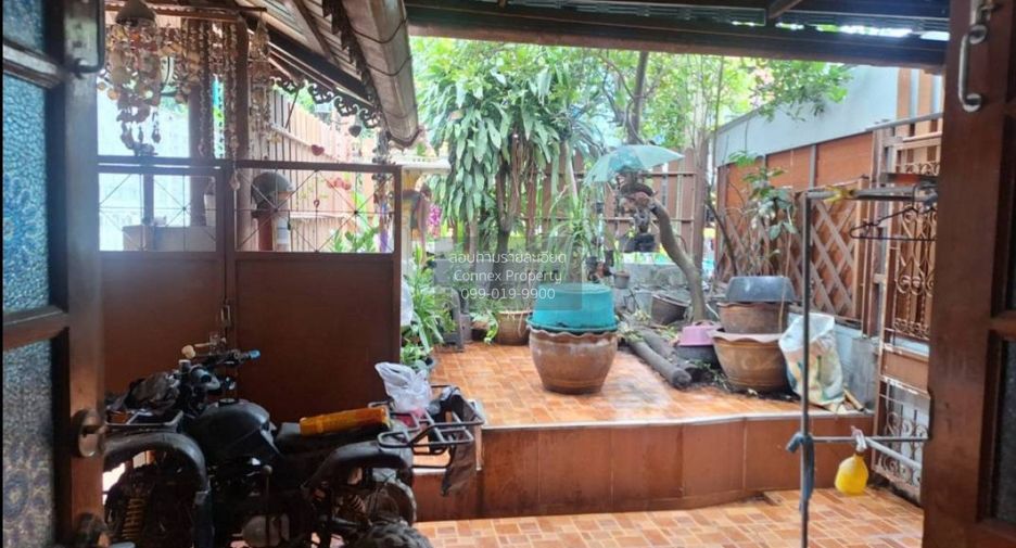 For sale 3 bedrooms townhouse in Nong Khaem, Bangkok