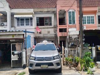 For sale 2 bedrooms townhouse in Khlong Sam Wa, Bangkok